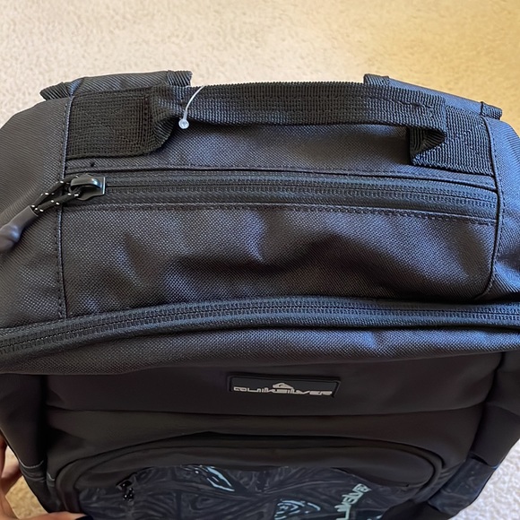 Quicksilver guys laptop multi functional backpack - Picture 4 of 6